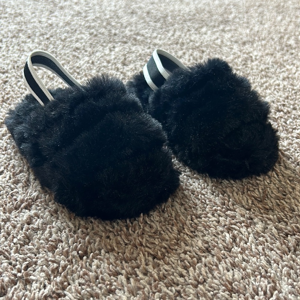 Mini Moda black slippers size 7